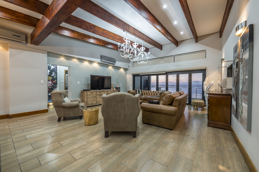 6 Bedroom Property for Sale in Mossel Bay Central Western Cape